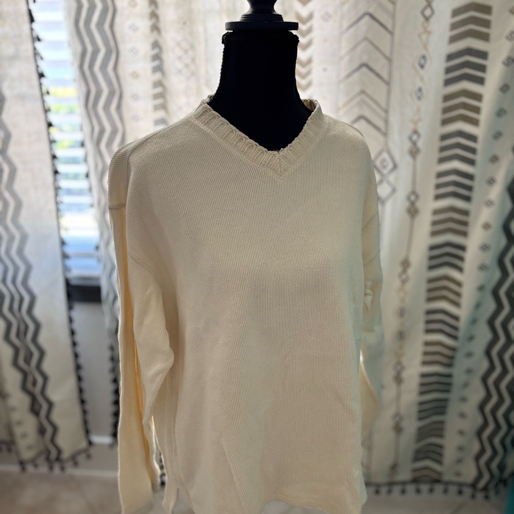Tommy Bahama V-Neck Cream Sweater